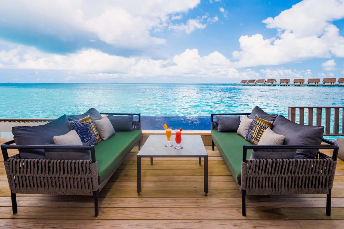 Tranquil Oceanfront Relaxation: Maldives Magic