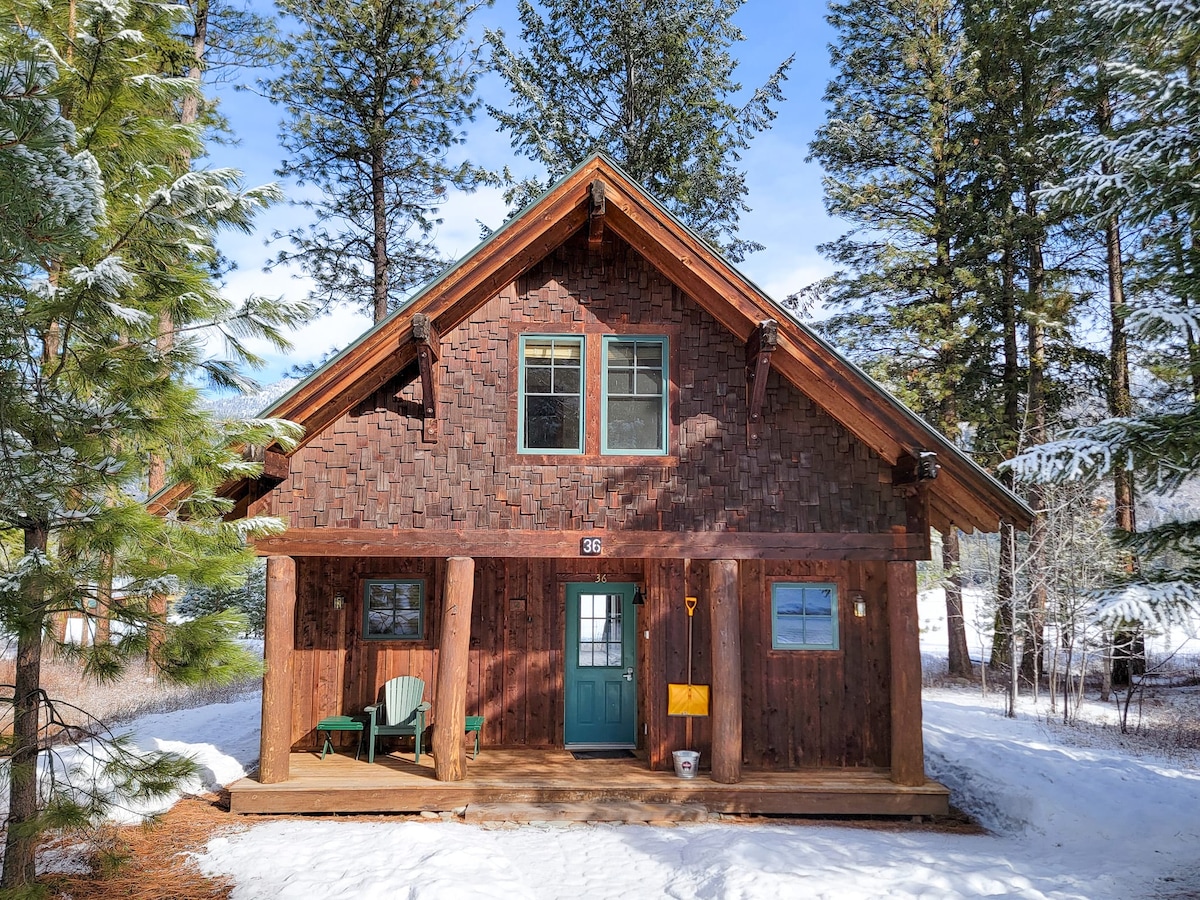 Hiker's Hideout - Scenic Cabin Getaway near Mazama