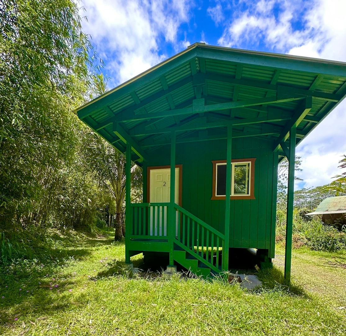Standard Green Cabin 2 with Shared Bathroom