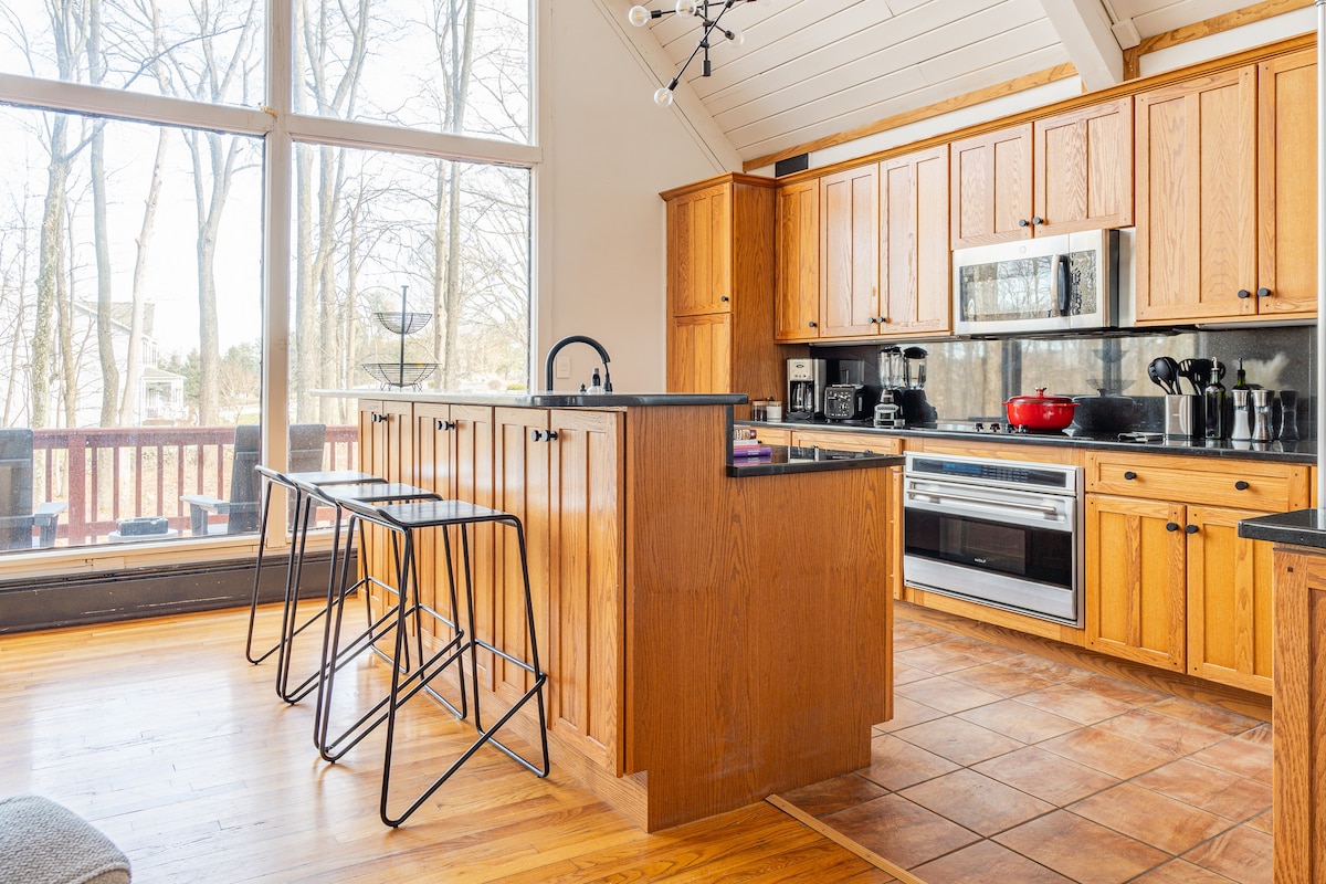 Wallkill Lodge: A-Frame Chalet on 2 Acres