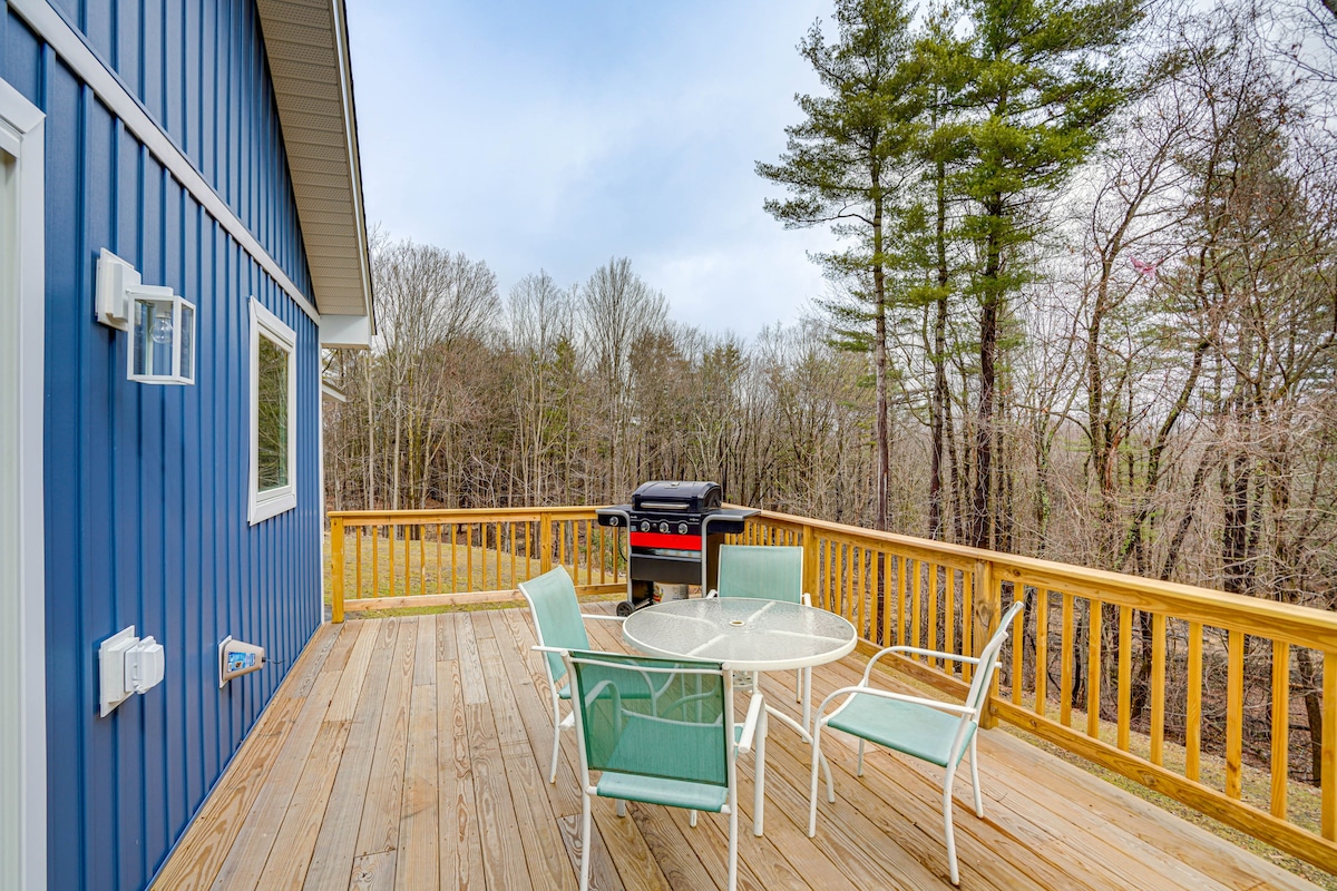 New York Escape w/ Game Room, Deck & Gas Grill!
