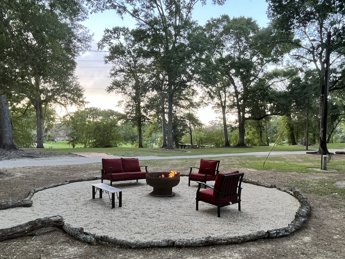 TWO Renovated & Waterfront Cottages + Kayaks!