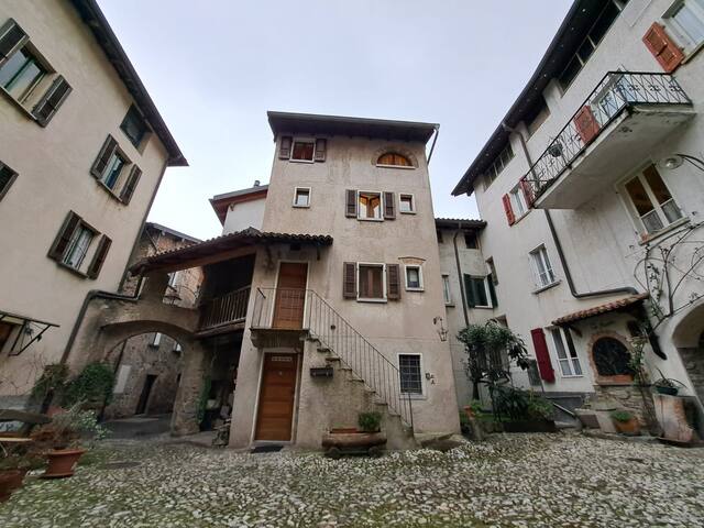 Riva San Vitale的民宿