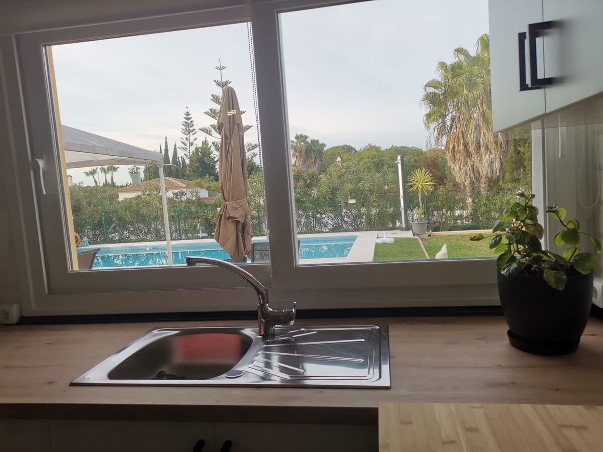 Suit Huelva Garden, independent apartment with sha