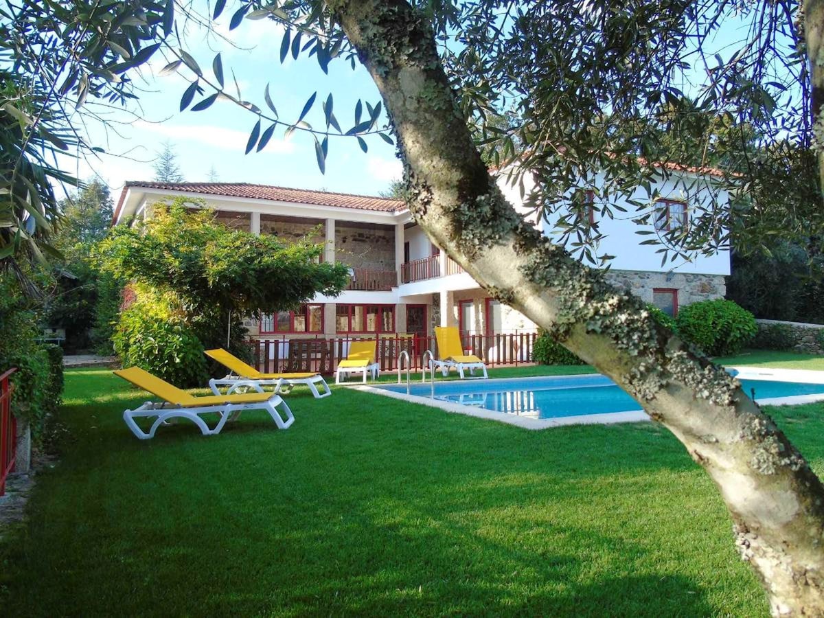 Big villa for 9 ppl. with shared pool at Molares