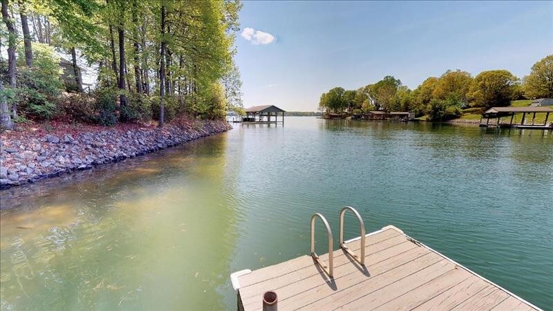 Jolly Roger - Lakefront Home w/Dock!