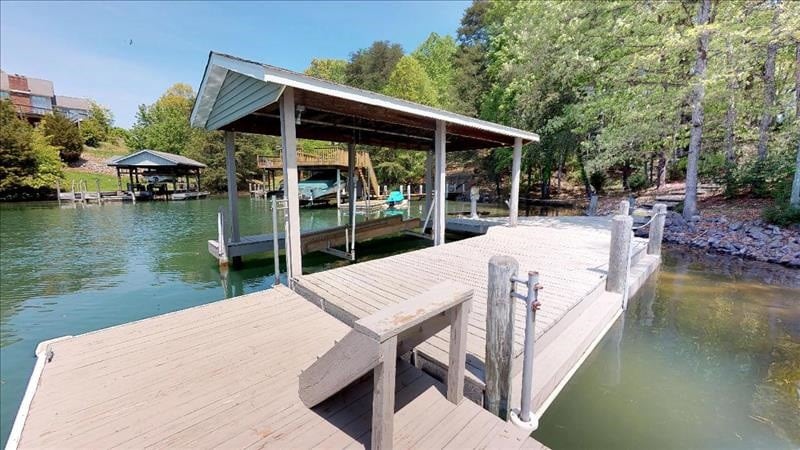 Jolly Roger - Lakefront Home w/Dock!