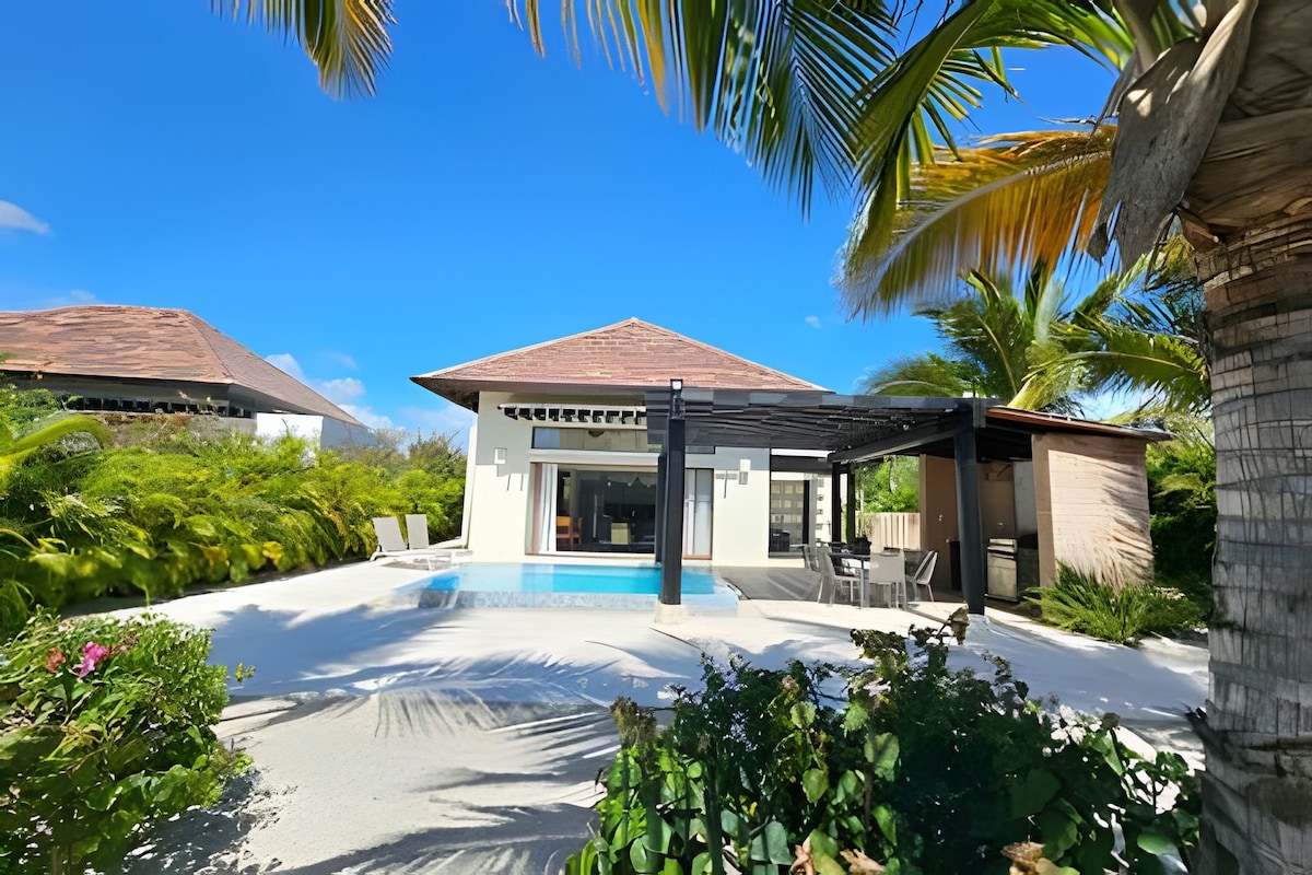 Tropical Private 3BR Villa w/ pool and BBQ