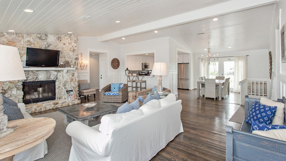 Sandy Chic | Wren Beach Rentals by Portoro