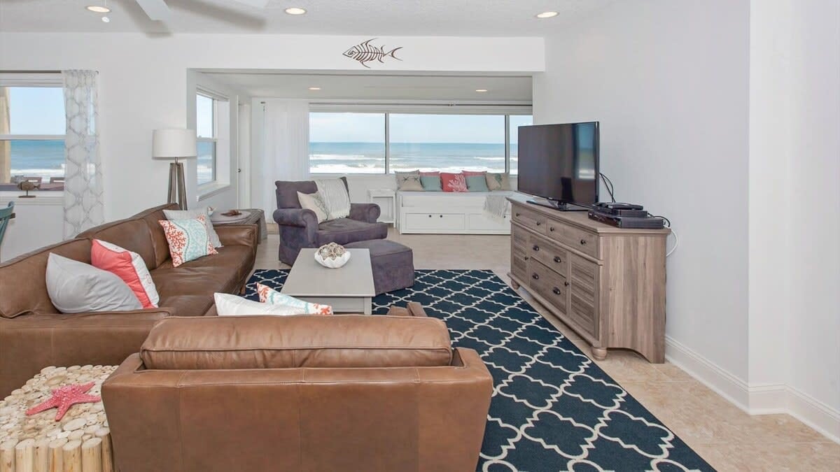 Driftwood | Wren Beach Rentals by Portoro