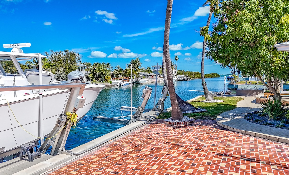 Triple Crown Villa- Boaters paradise with Pool