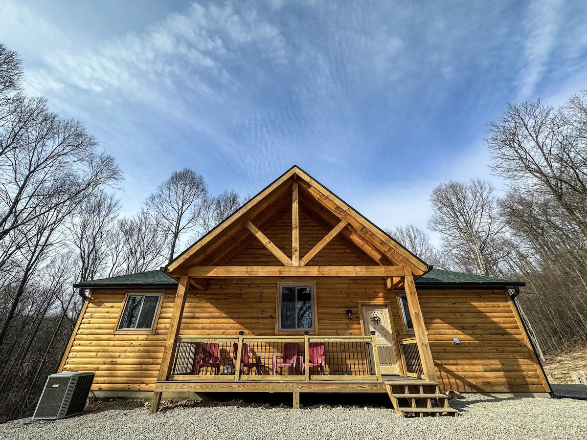 Immaculate 20 Person Lodge, close to Hocking Hills