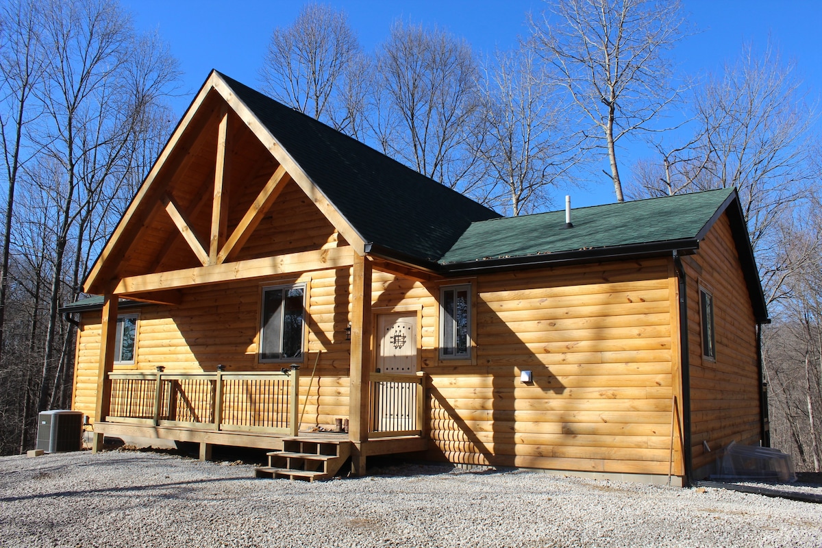 Immaculate 20 Person Lodge, close to Hocking Hills