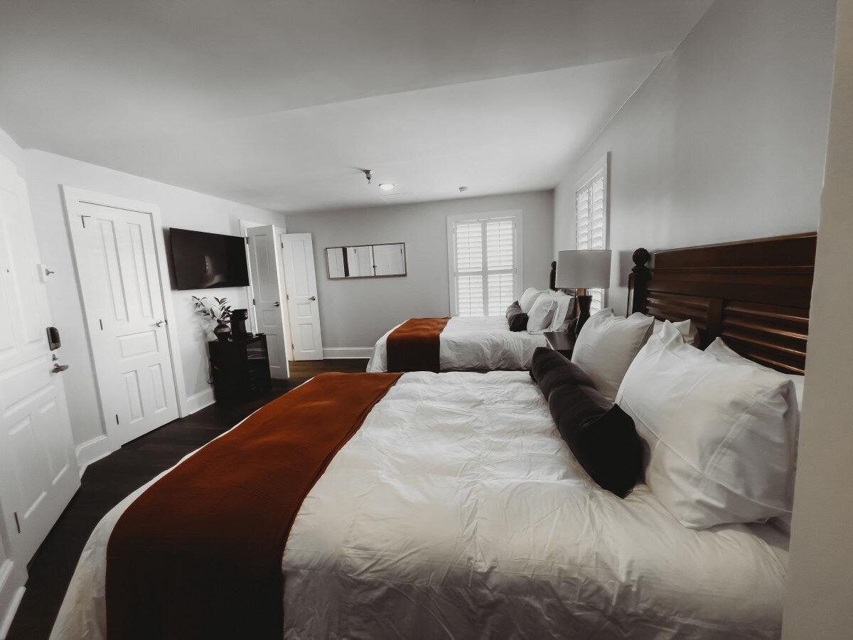 The Jefferson Inn • Rm. 14 | Deluxe Guest Room