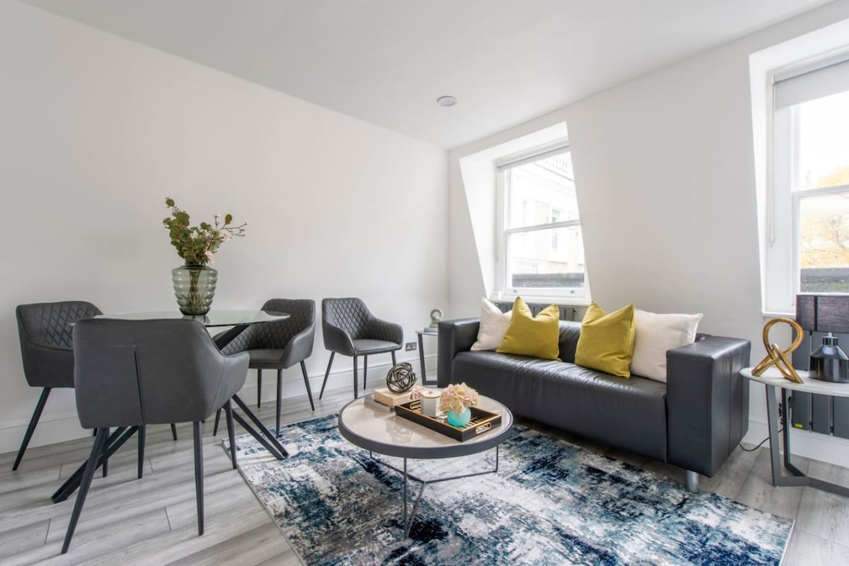 Beautiful Notting Hill Apt