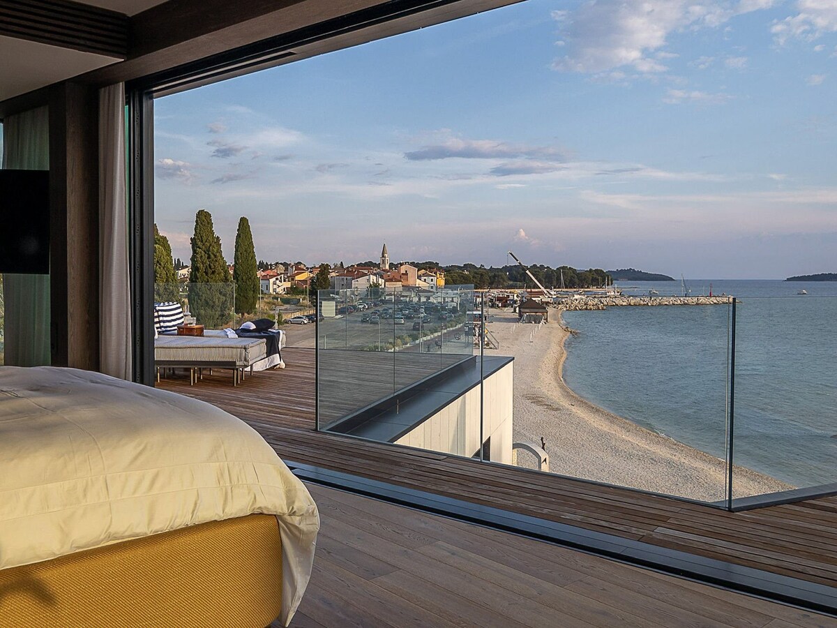 Beachfront Istria Villa | 5 Bedrooms | Sauna & Gym