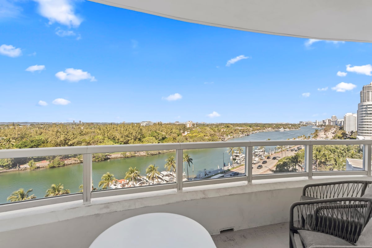 Luxury King apartment with Bay View at Miami Beach