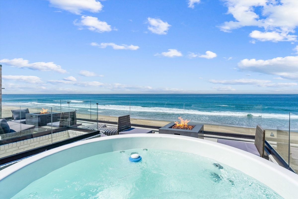 N Oceanfront Masterpiece w/ Rooftop, Hot Tub & Vie