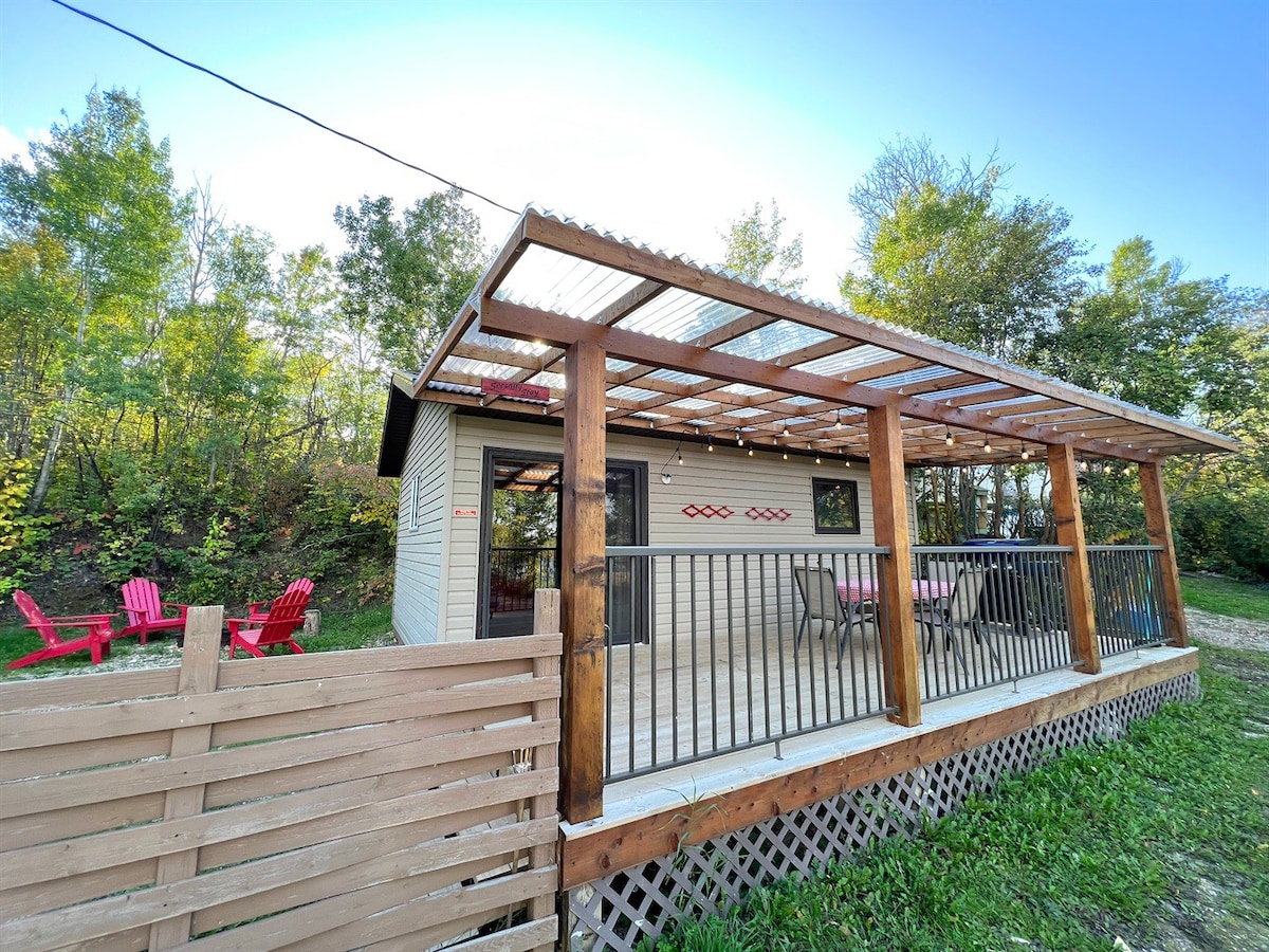 ​Serenity Stay~Covered Deck, BBQ, Lake View