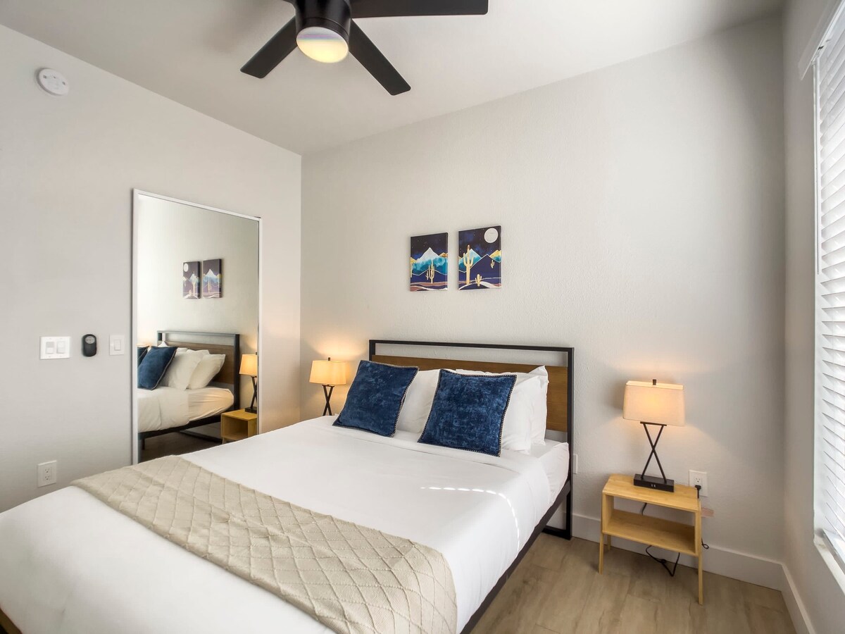 CozySuites at Kierland Commons by golf course!
