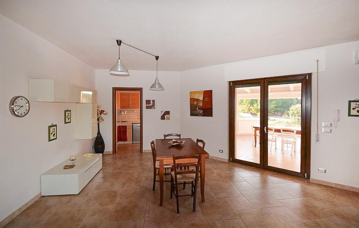 Stunning home in Carovigno with WiFi