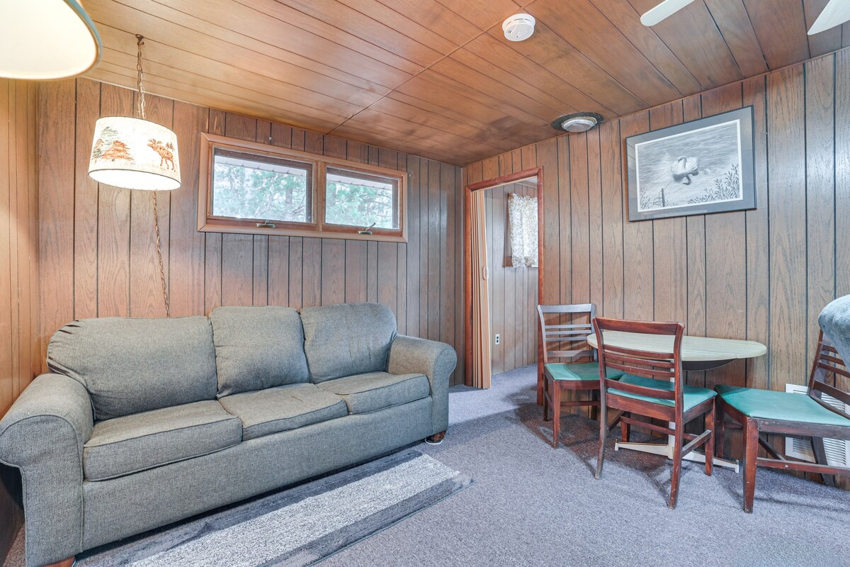 Pet-Friendly Alger Cabin - Close to the River!