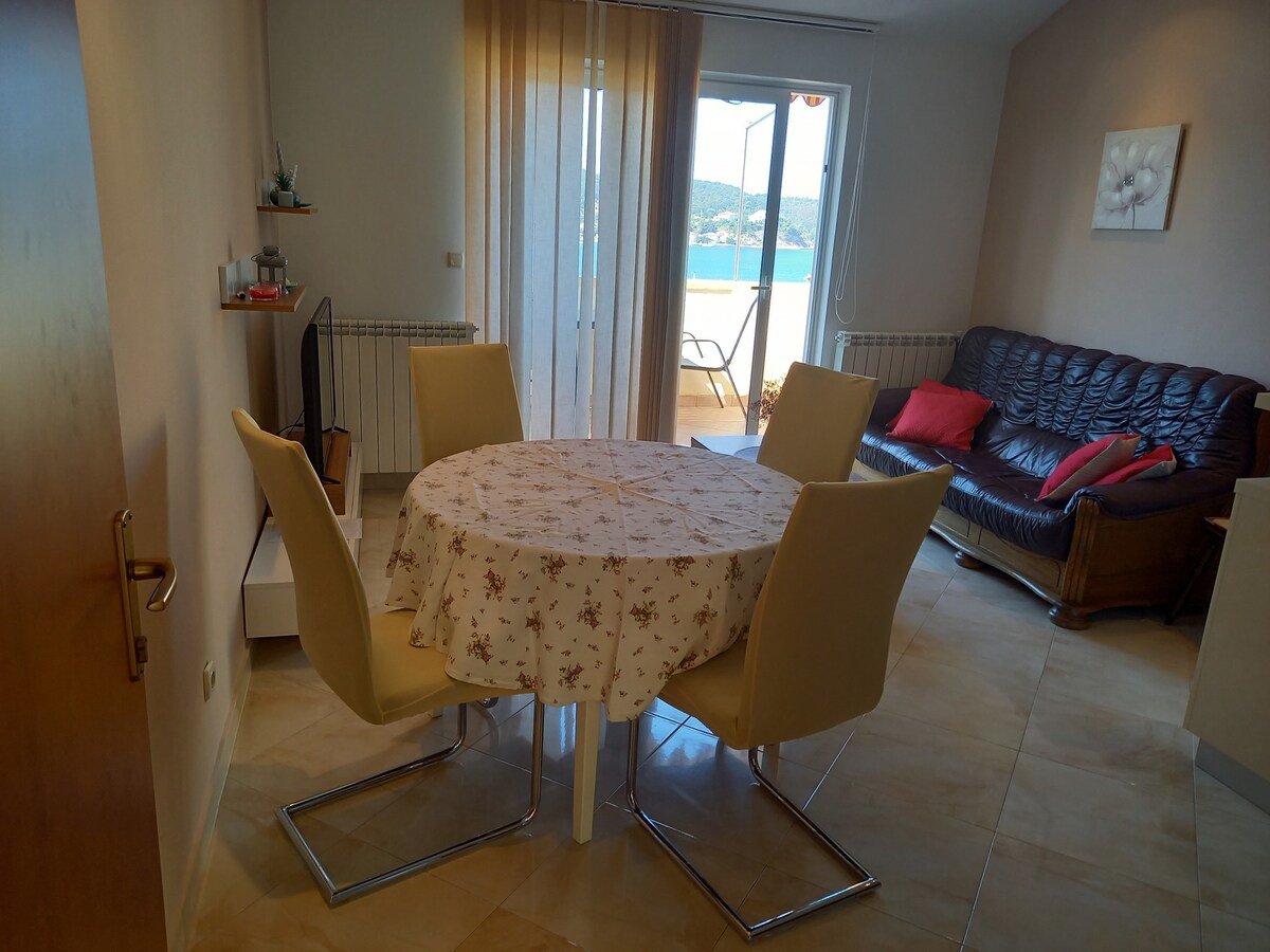A-22719-c Two bedroom apartment with balcony and