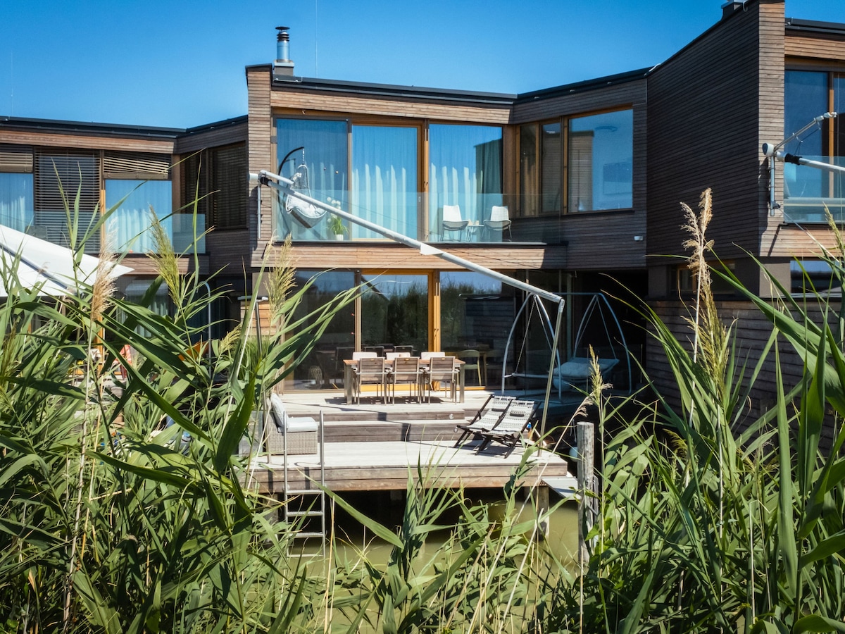 Relax Lodge am See by Interhome
