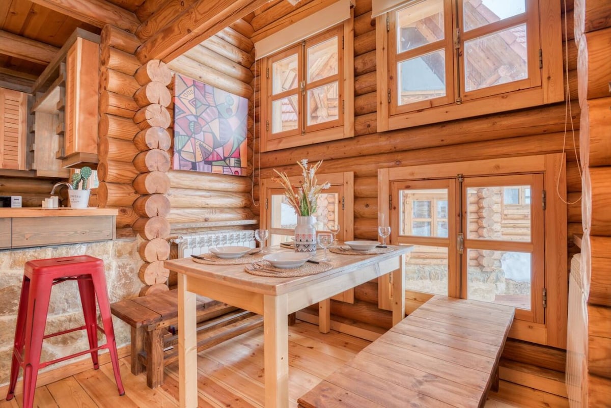Moscow 2BR Log House W/ Chimney in Faqra