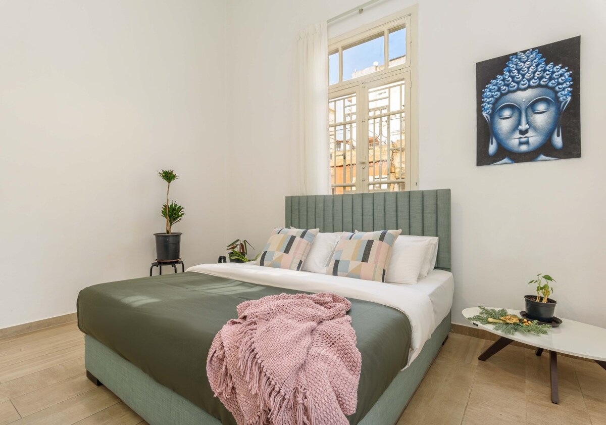 Rosario 2-Bedroom Apartment in Mar Mikhael