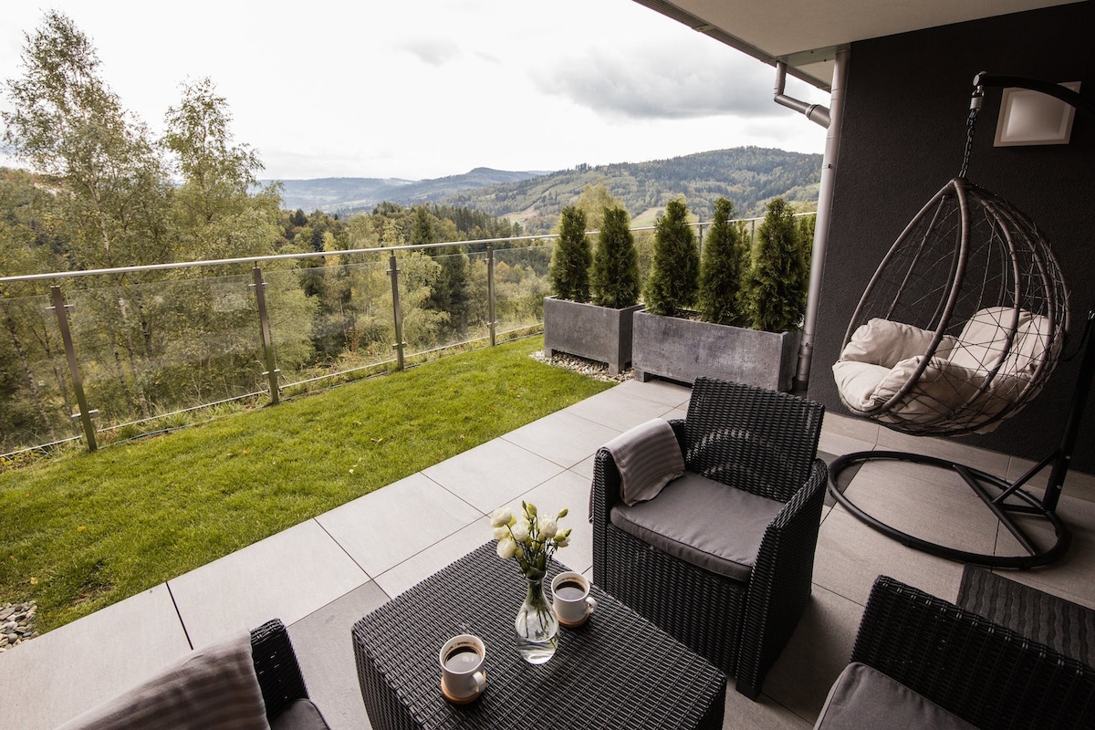 Cozy studio for 4 | Balcony with mountain view