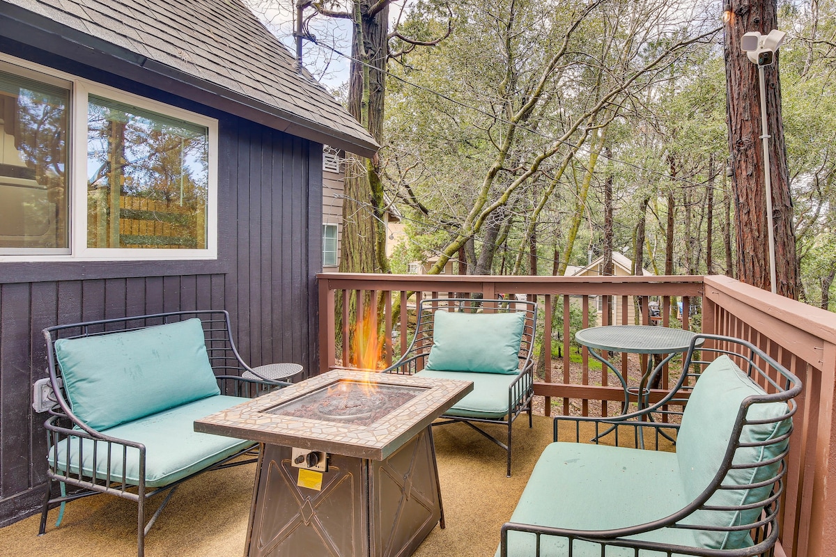 Crestline Vacation Rental w/ Private Hot Tub!