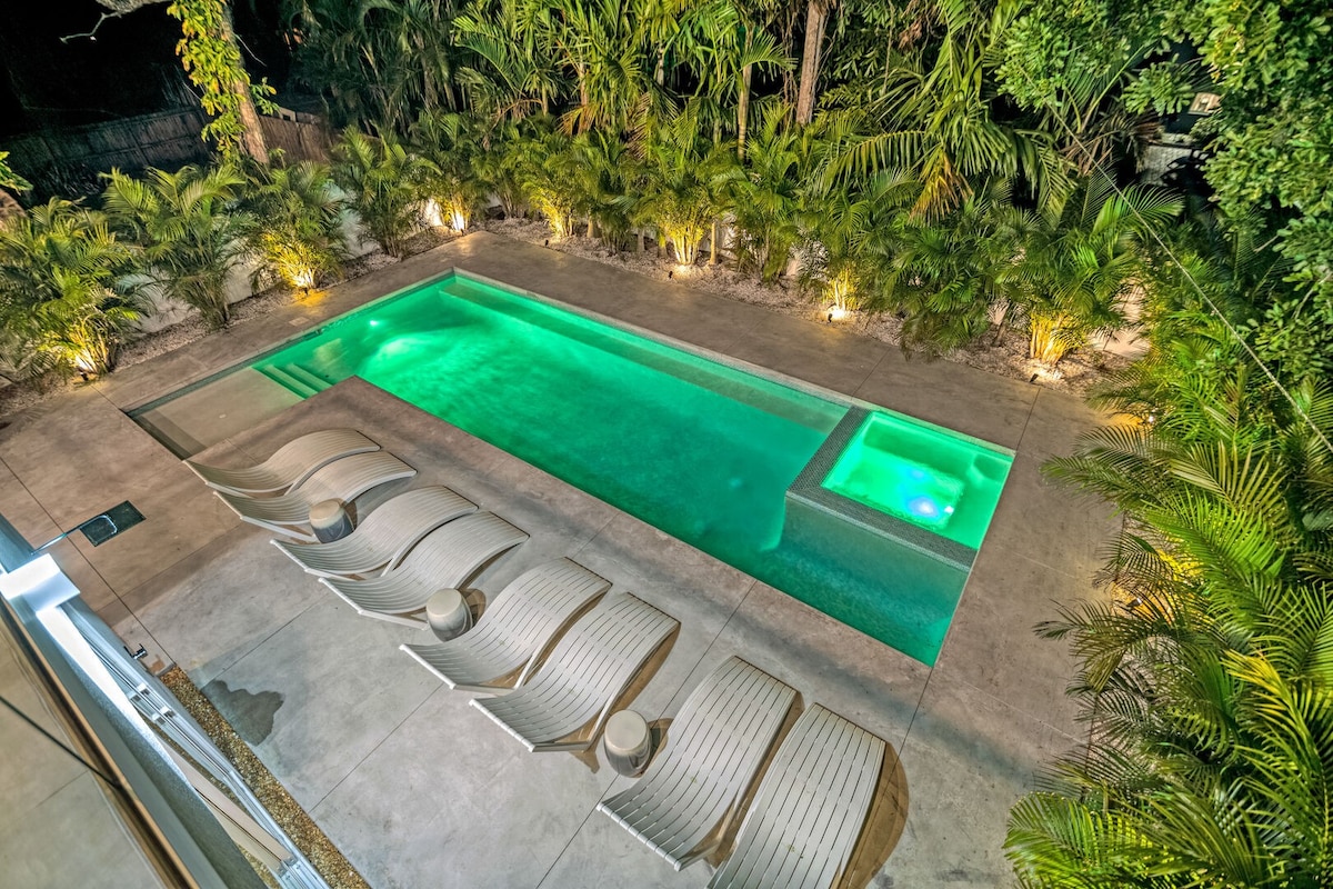 Tamiami Vice | Private Heated Pool