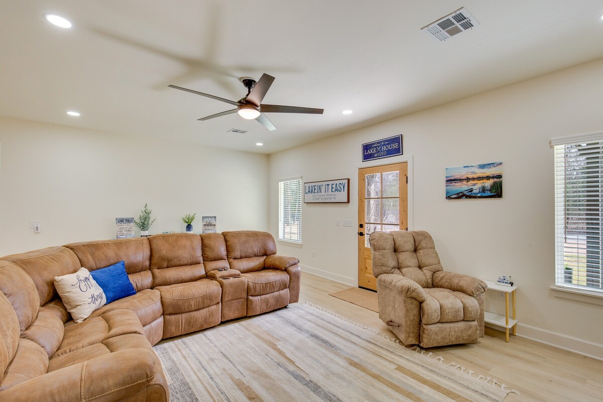 Kingston Vacation Rental < 1 Mi to Lake Texoma!