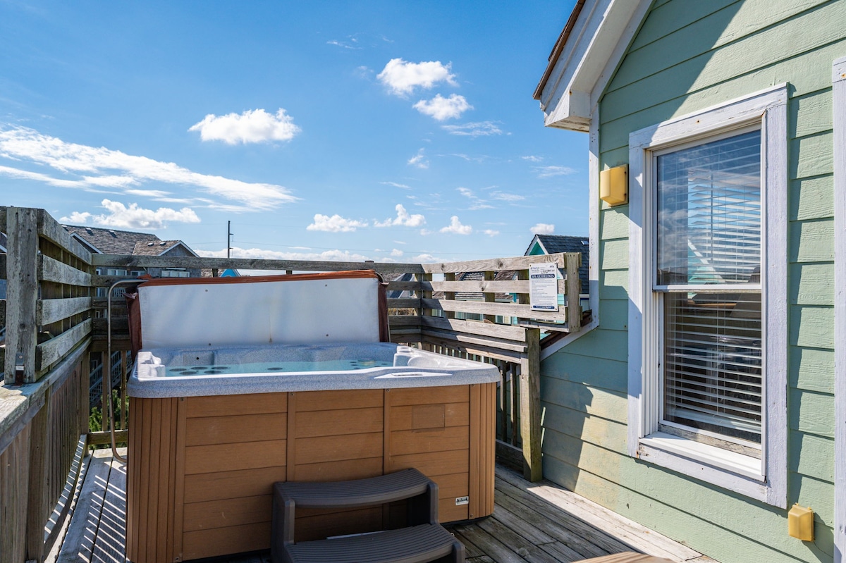 Newwinds Hideaway: Hot tub and Pet Friendly!