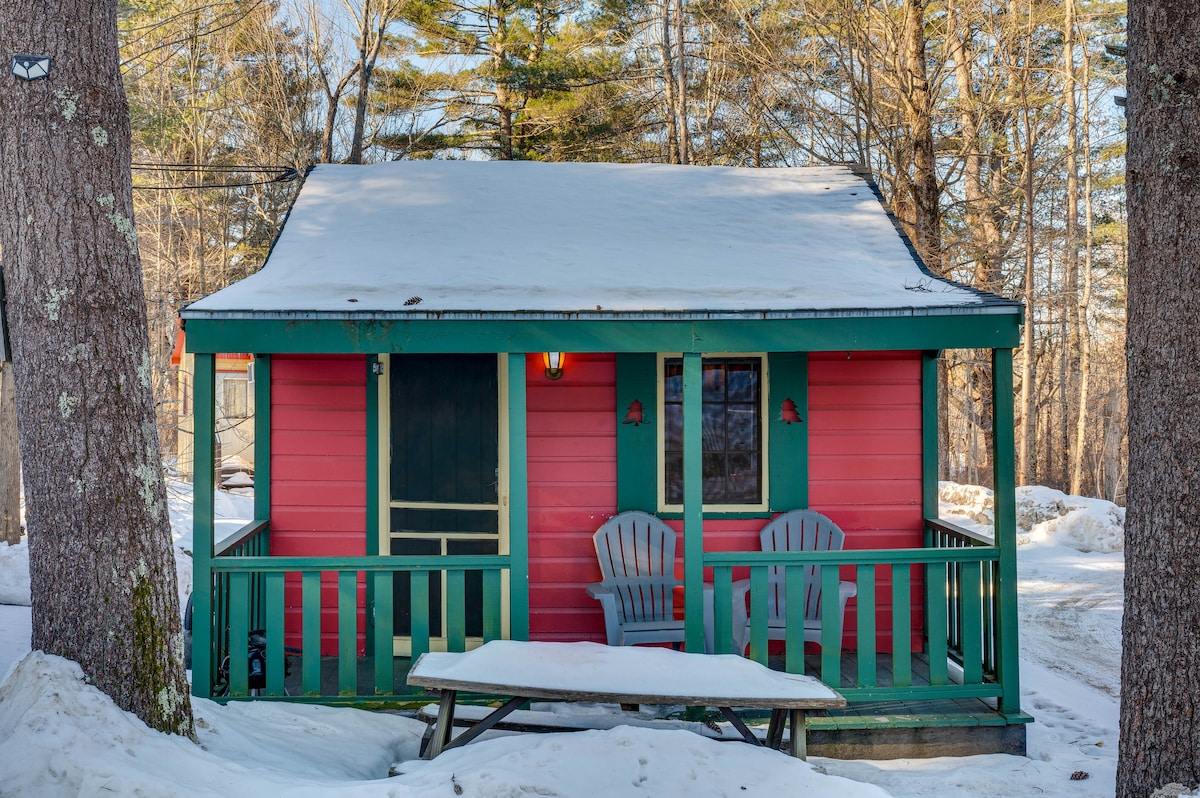 Quaint Laconia Studio Near Lake Winnipesaukee!