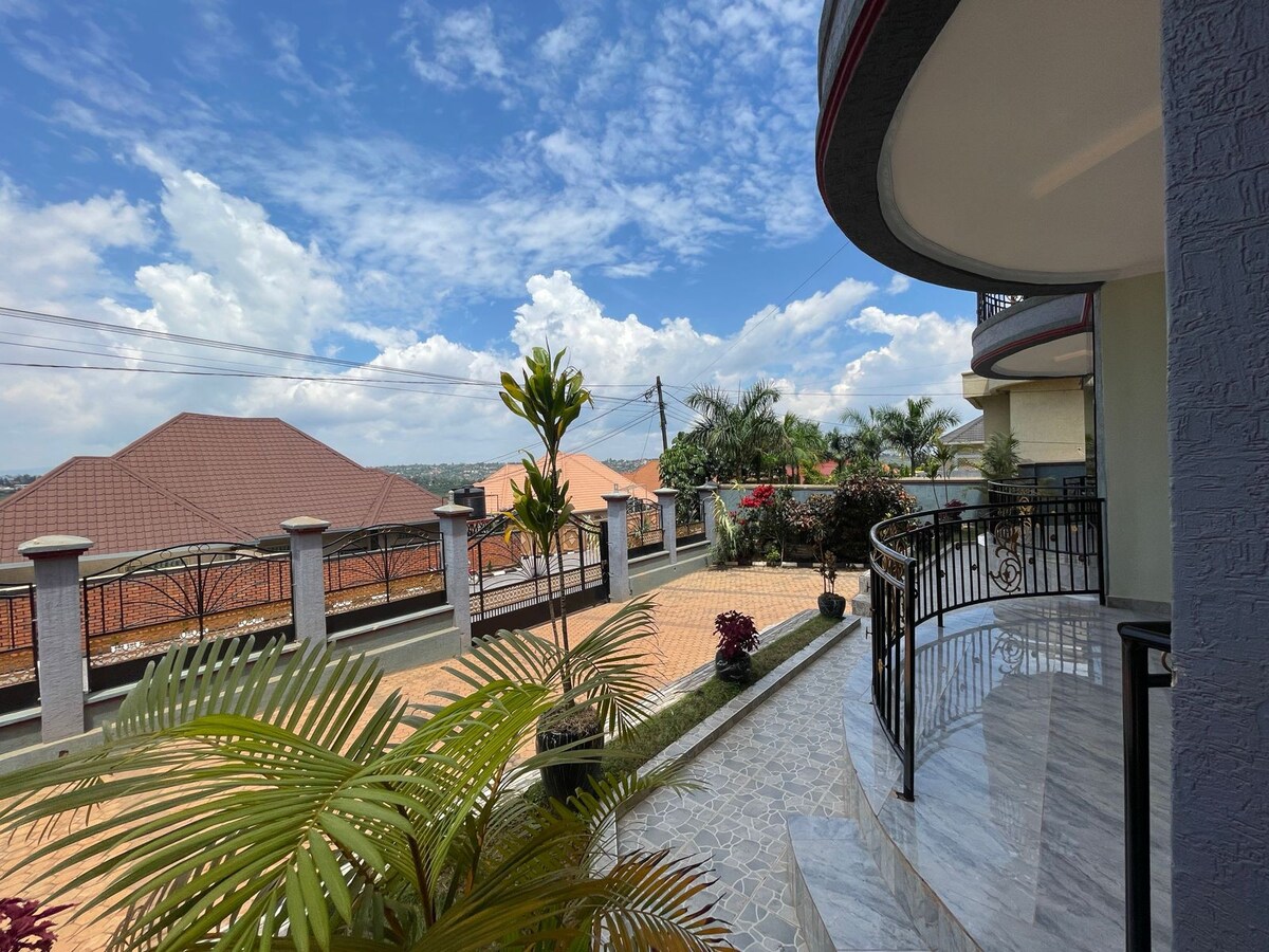 Stunning 2-Bed Apartment in Kigali