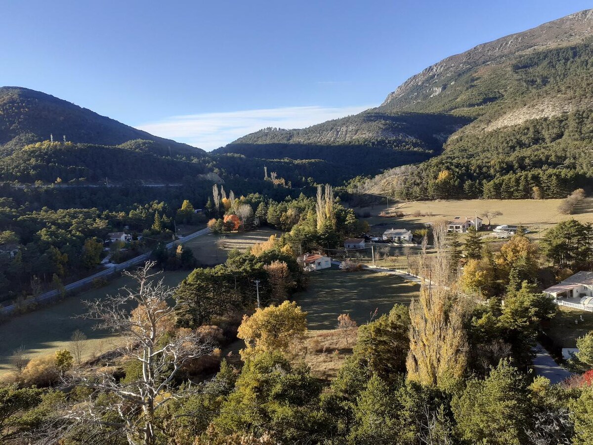 Aux Portes Des Gorges Du Verdon