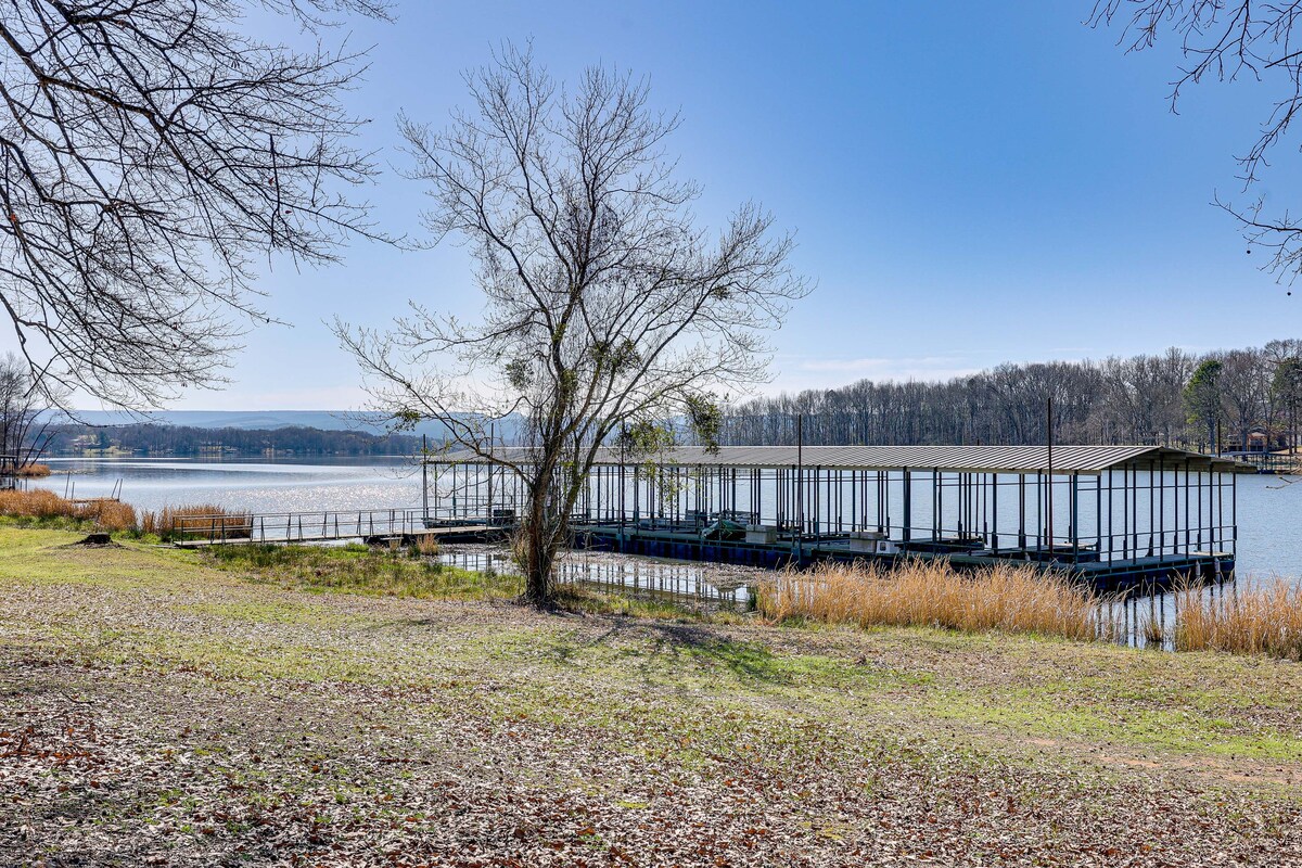 New Blaine Getaway - Walk to Lake Dardanelle!