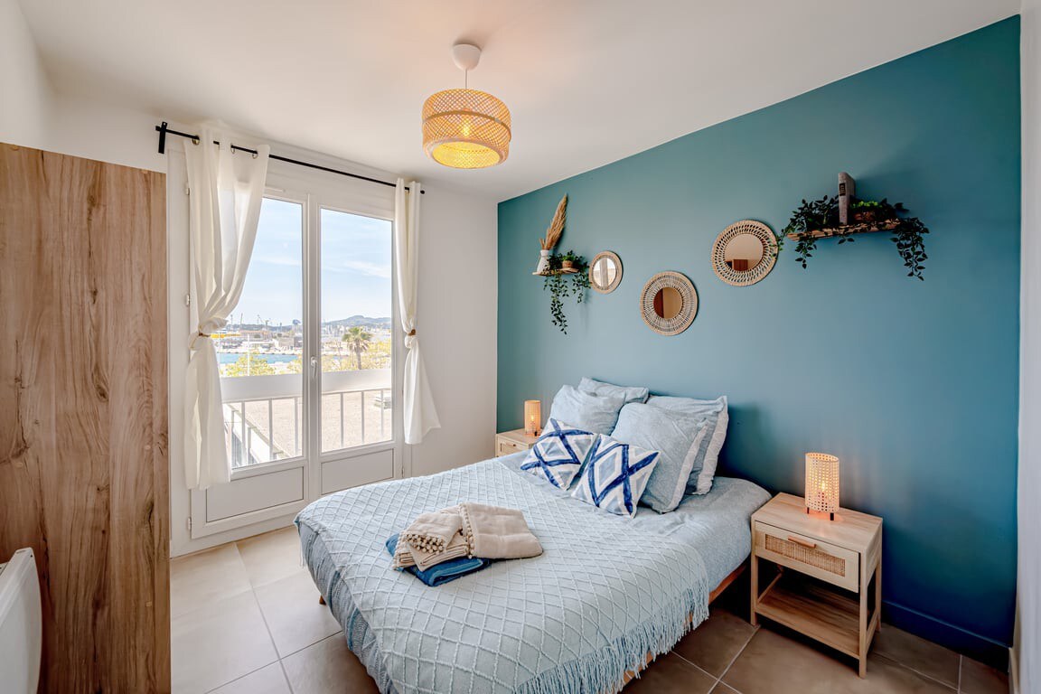 Air-conditioned Apartment - Sea View Port