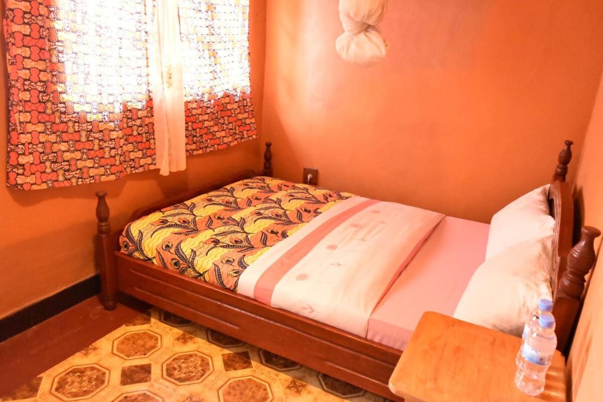 Amahoro Guest House - Double Room with Private Sho