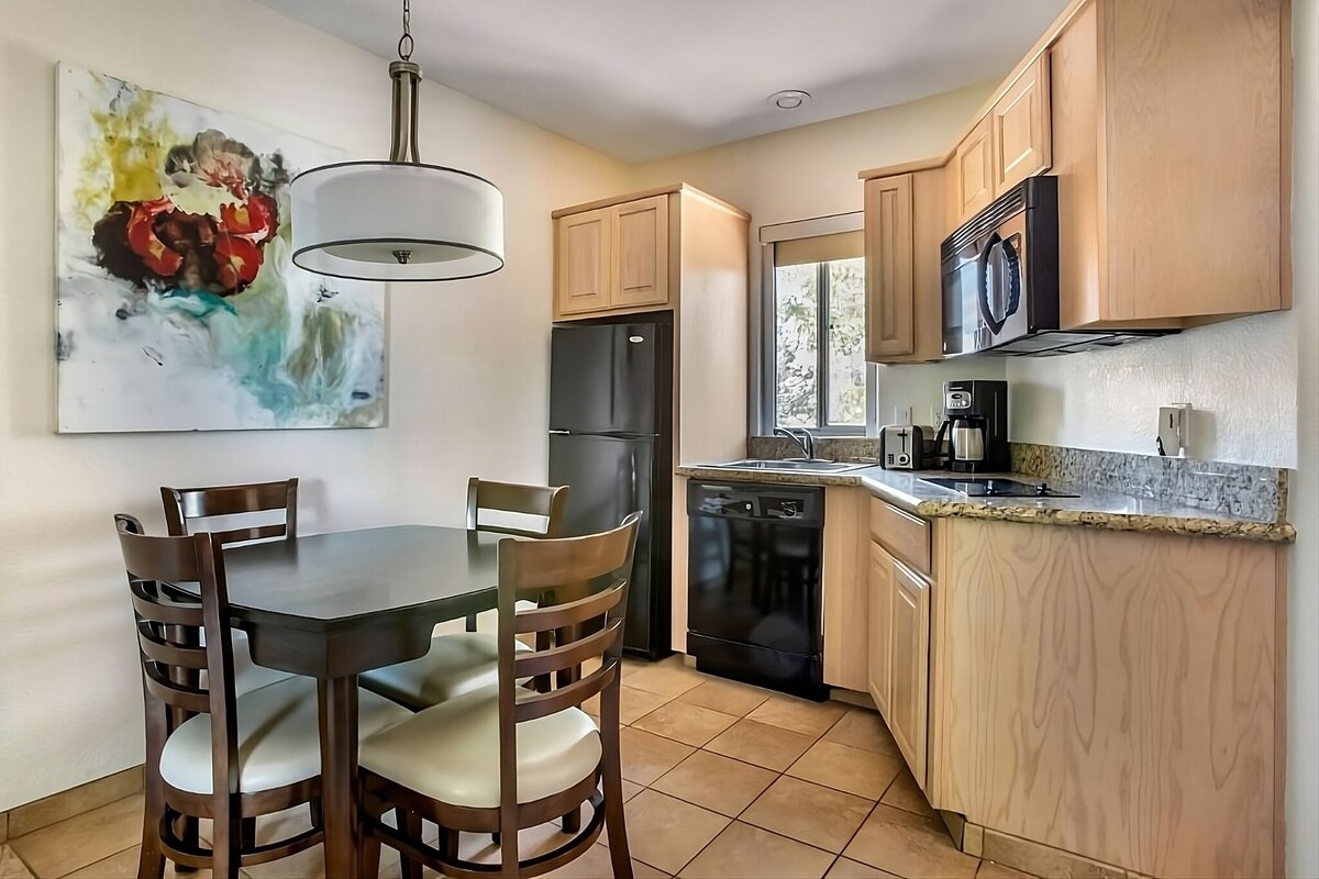 Explore Sedona! Kitchenette, Onsite Pool!