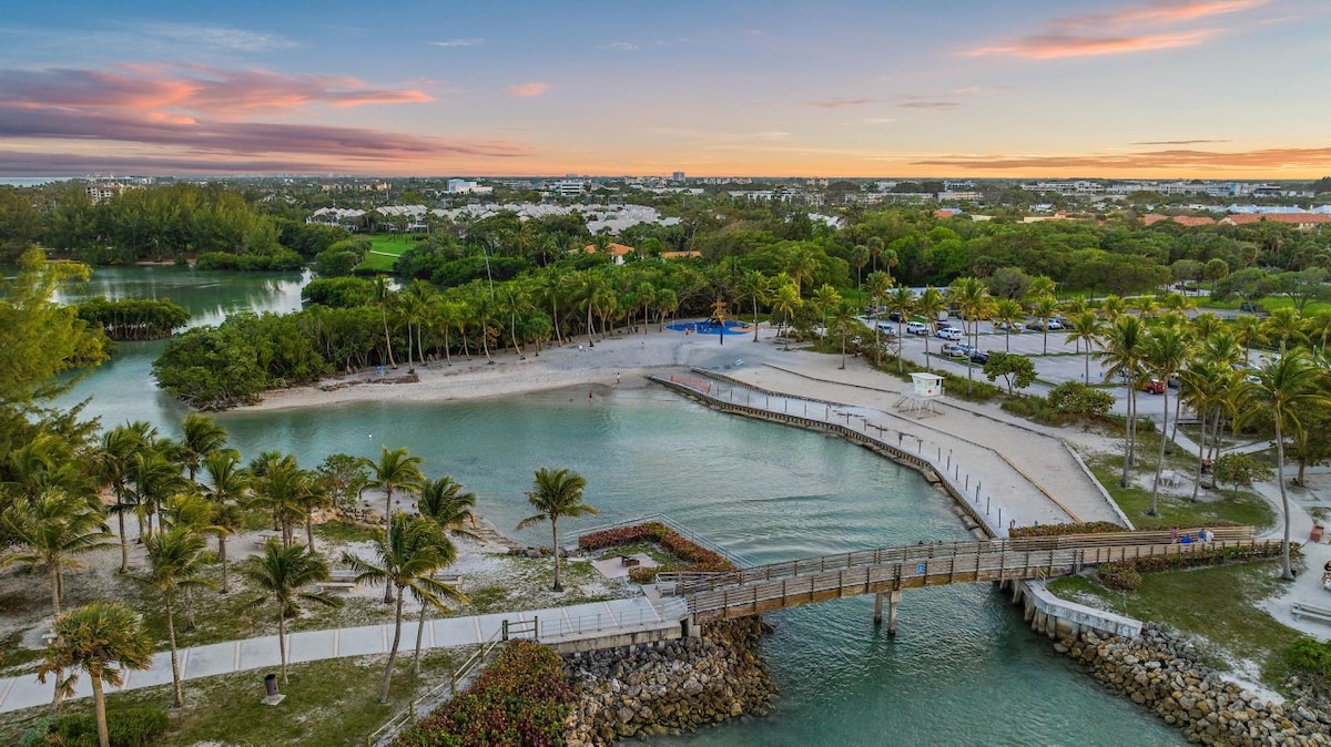 Seaside Sanctuary, walk to Jupiter Inlet