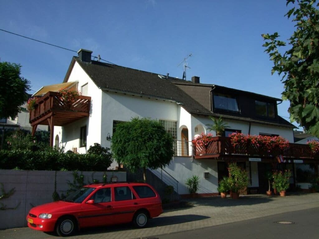 Appealing apartment in Lösnich