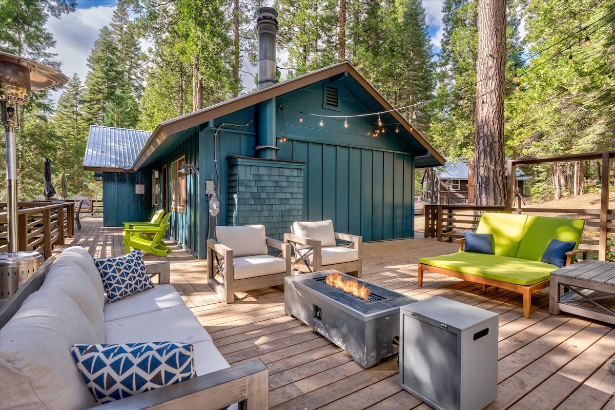 Starlight Cabin, Hot Tub, Game Room