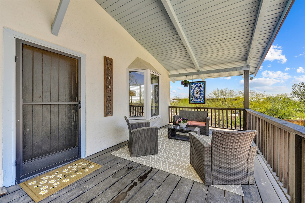 Great Balcony with Mountain Views