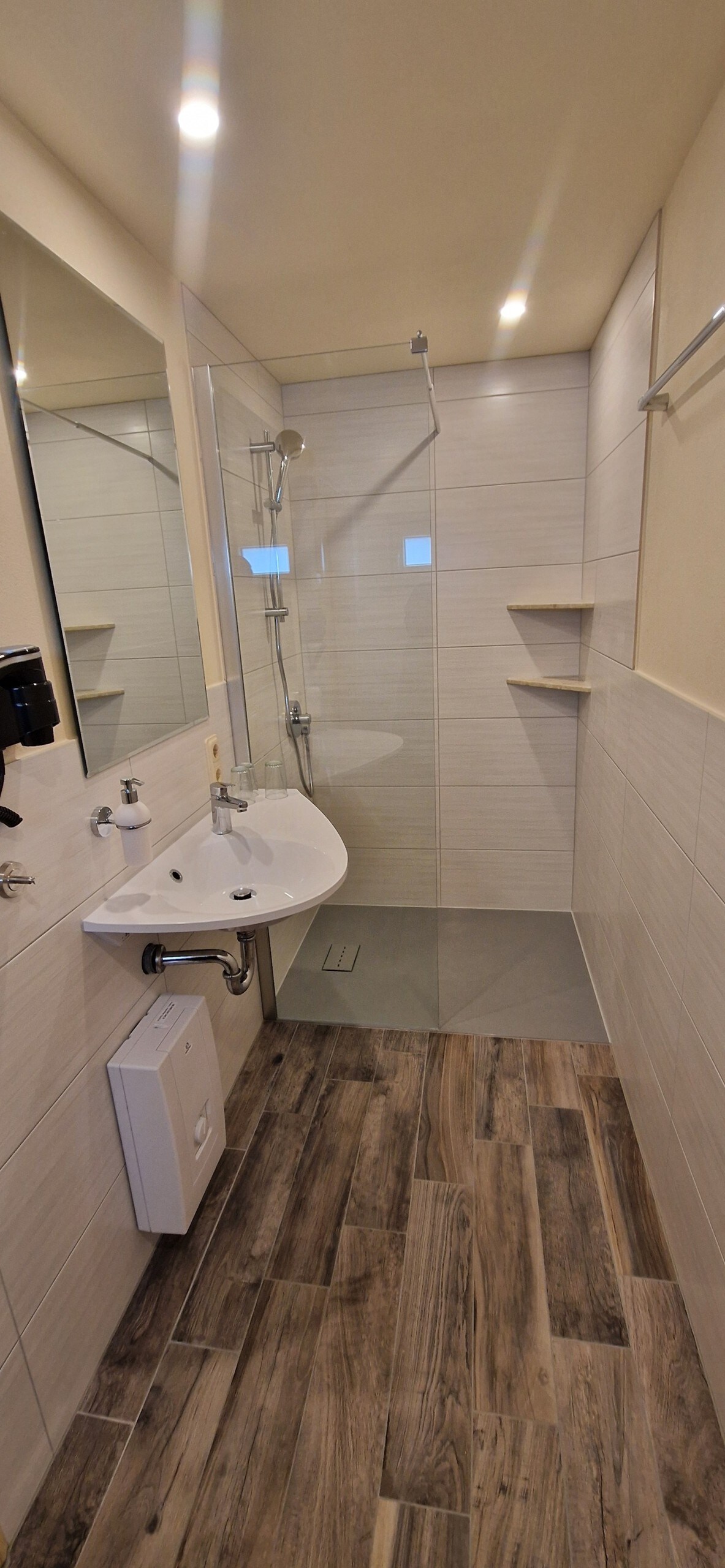 Apartment-Comfort-Ensuite with Shower-Terrace