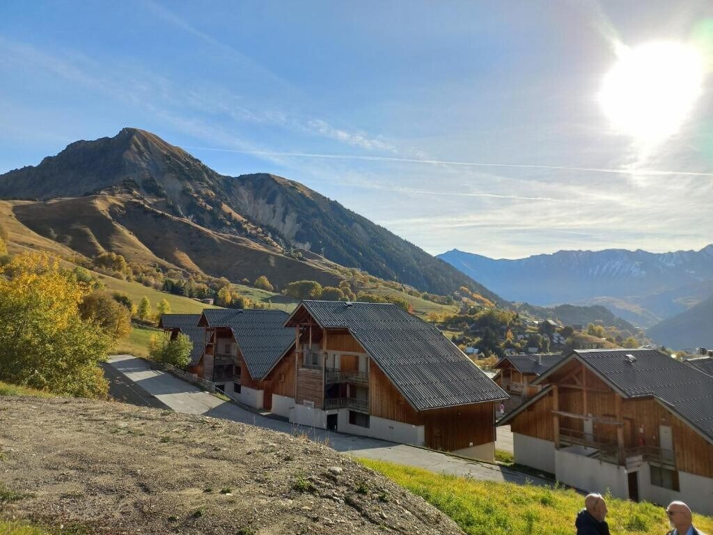 Dreamy Alpine Duplexes with Scenic Massif Views