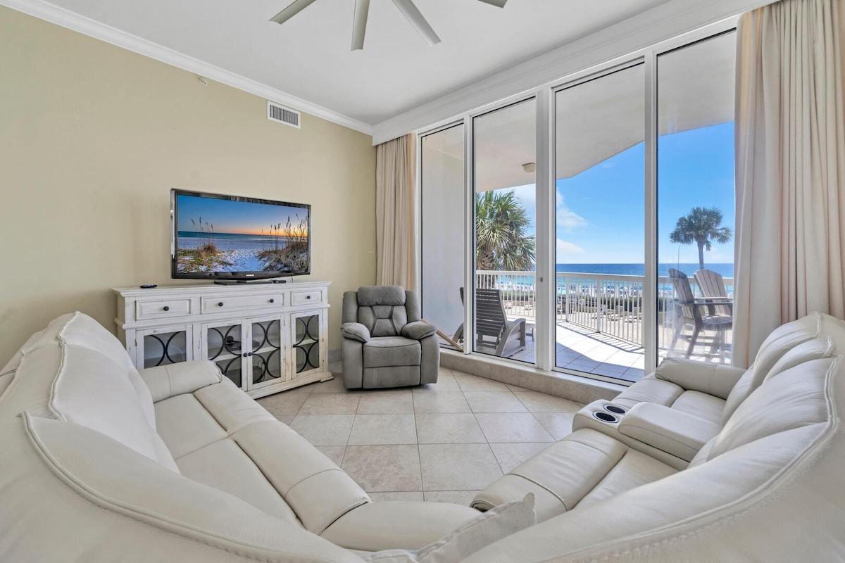 Gorgeous beachfront penthouse- Silver Beach Towers