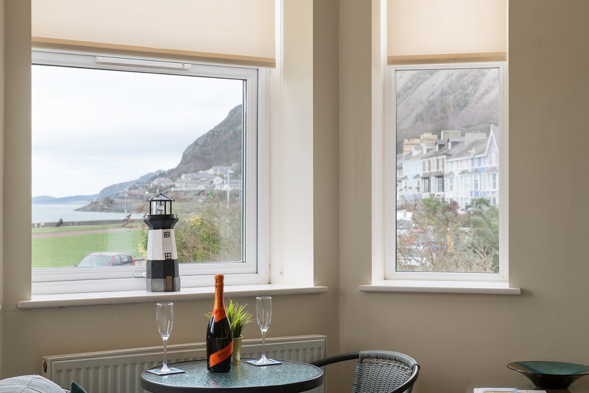 Puffin View, Duplex-Styled Sea View Apartment